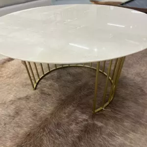 Mesa de Centro Dourada